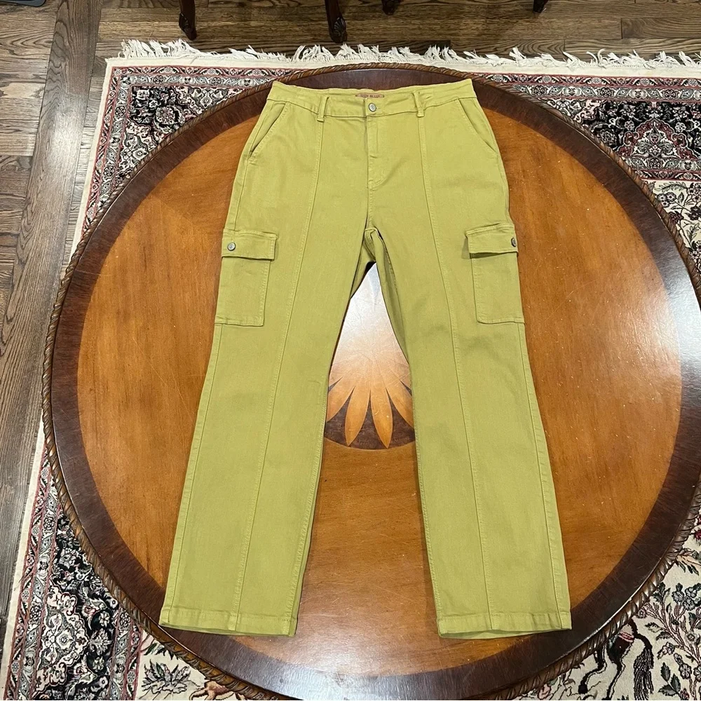 Judy Blue High Rise Straight Leg Cargo Pants Matcha Green
16W - Picture 3 of 16